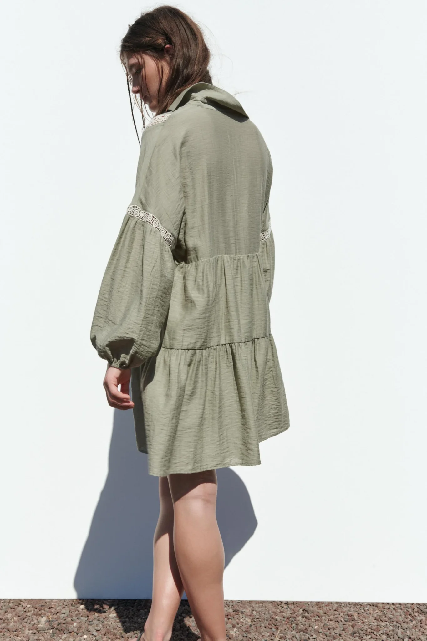 Image for Robe Zara kaki taille S manches bouffantes et broderies