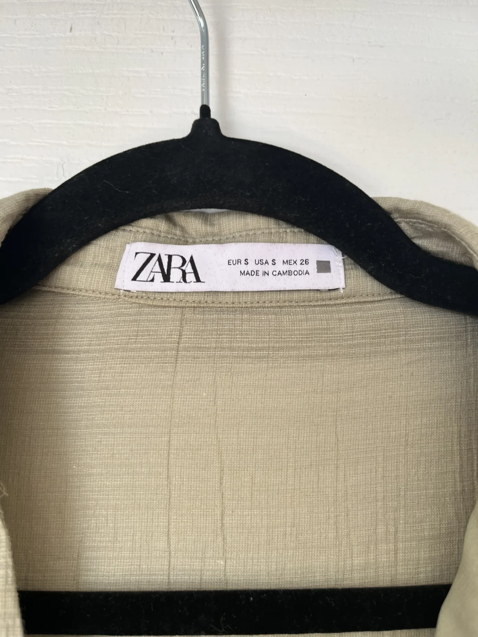 Image for Robe Zara kaki taille S manches bouffantes et broderies