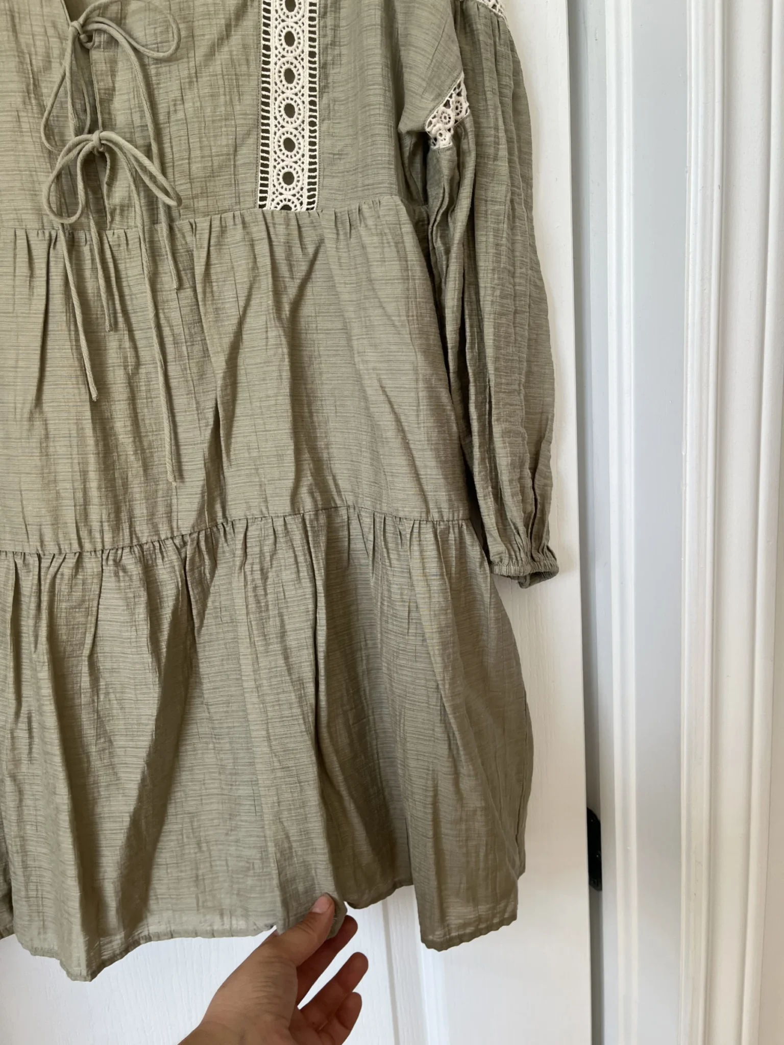 Image for Robe Zara kaki taille S manches bouffantes et broderies