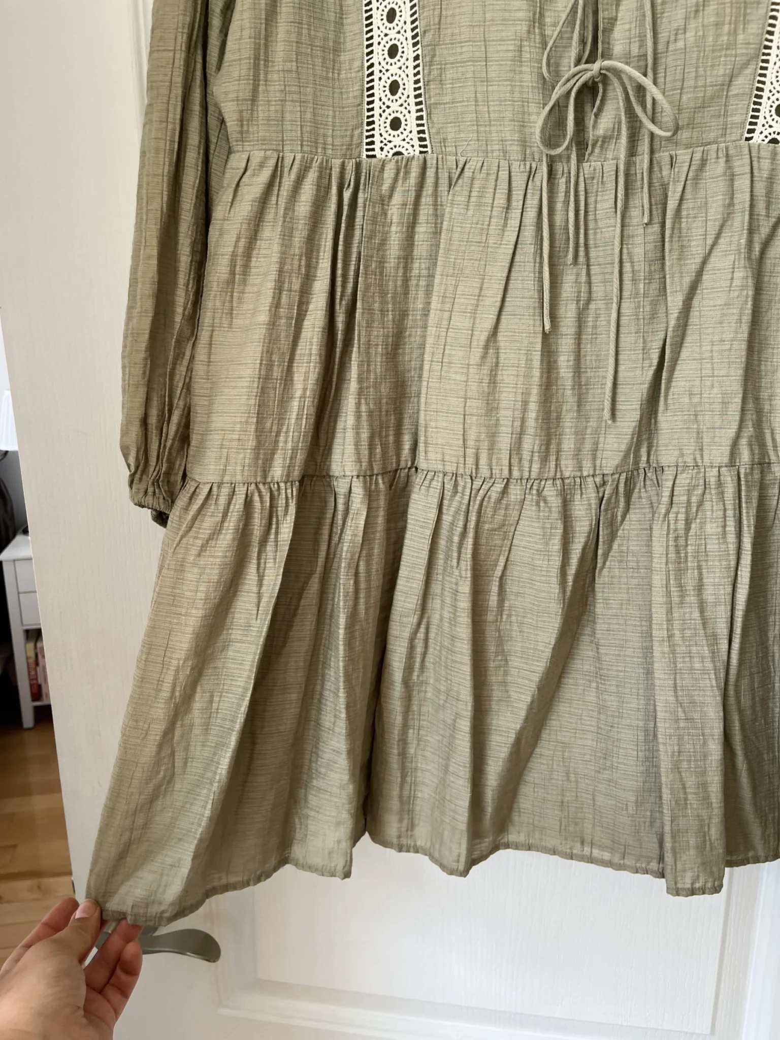 Image for Robe Zara kaki taille S manches bouffantes et broderies