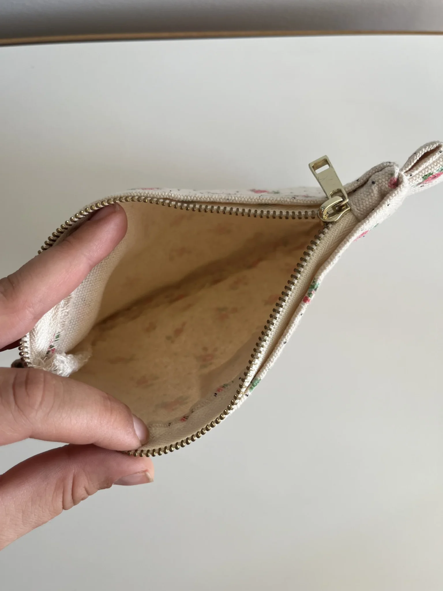 Image for Pochette Sézane beige fleuris rose