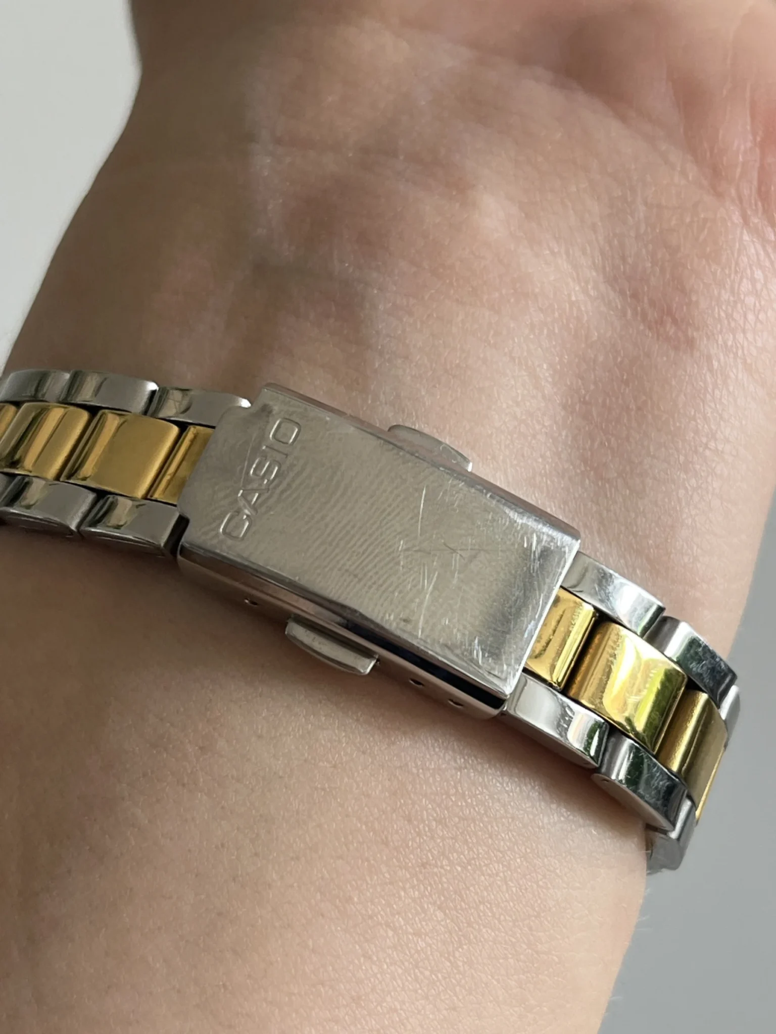 Image for Montre Casio argenté et doré femme