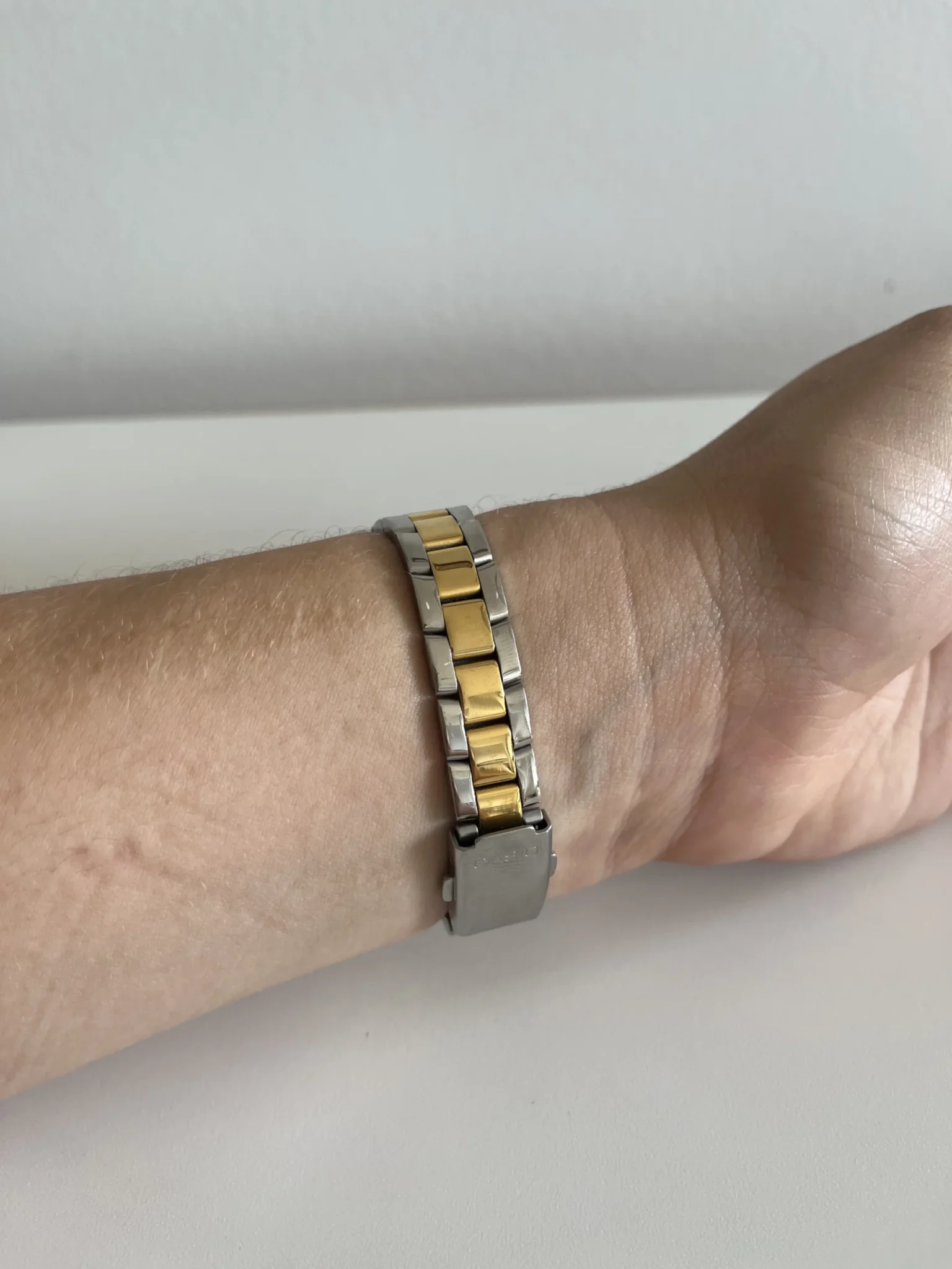 Image for Montre Casio argenté et doré femme