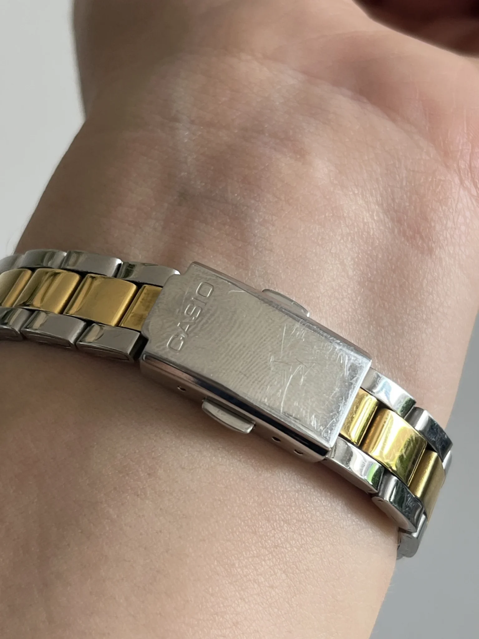 Image for Montre Casio argenté et doré femme