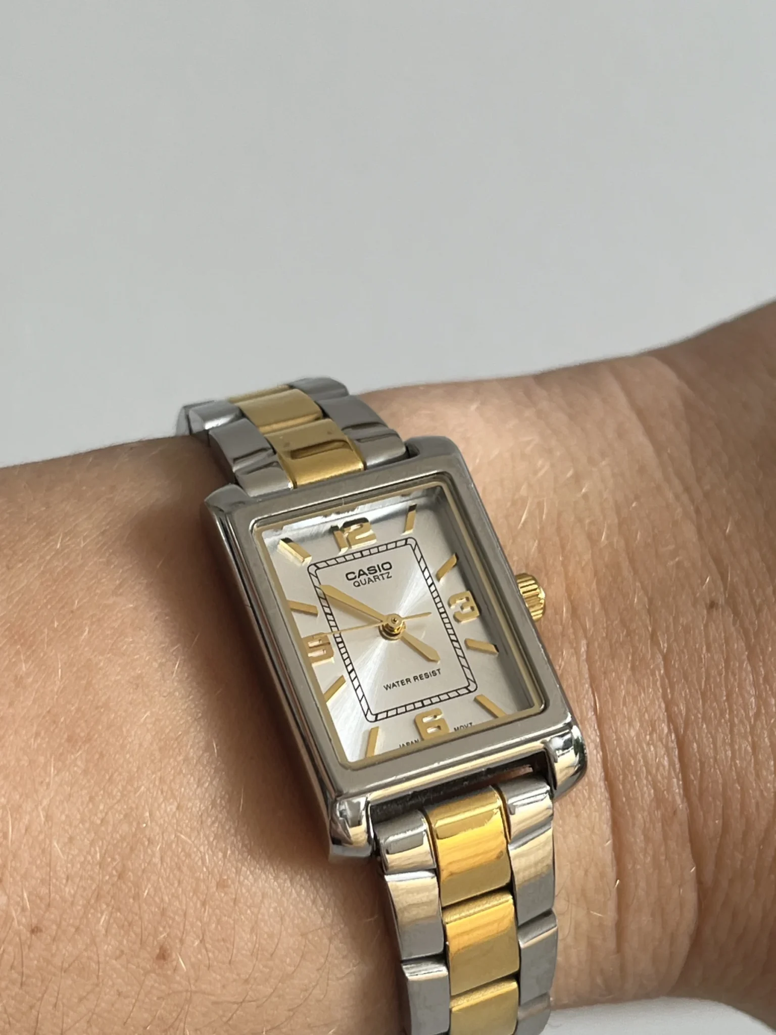 Image for Montre Casio argenté et doré femme