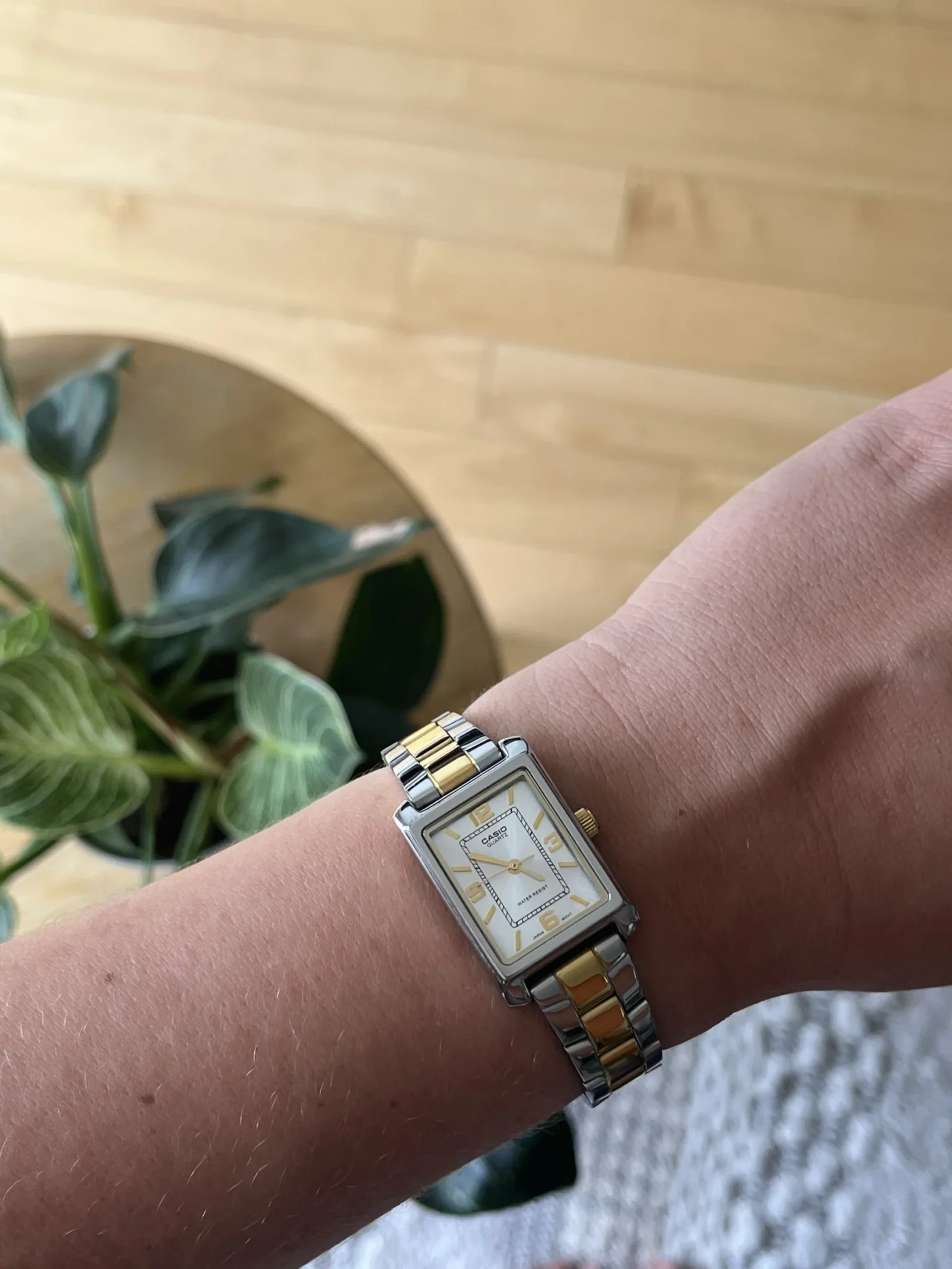 Image for Montre Casio argenté et doré femme