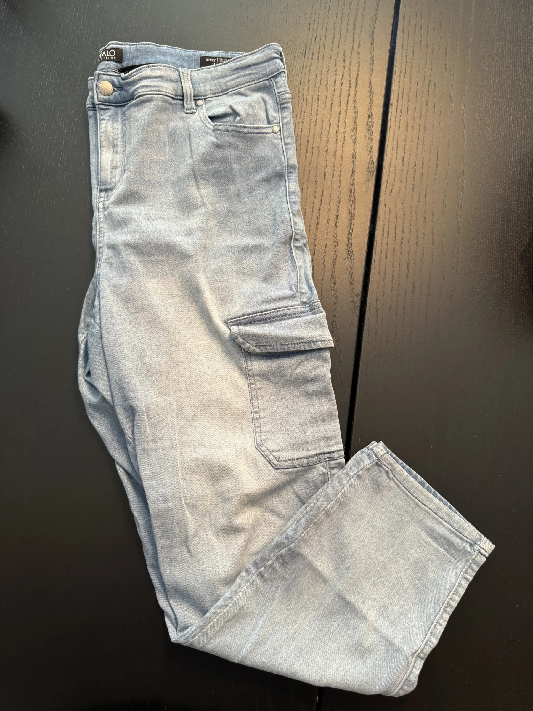 Pantalon cargo taille haute jambe étroite Buffalo seconde main