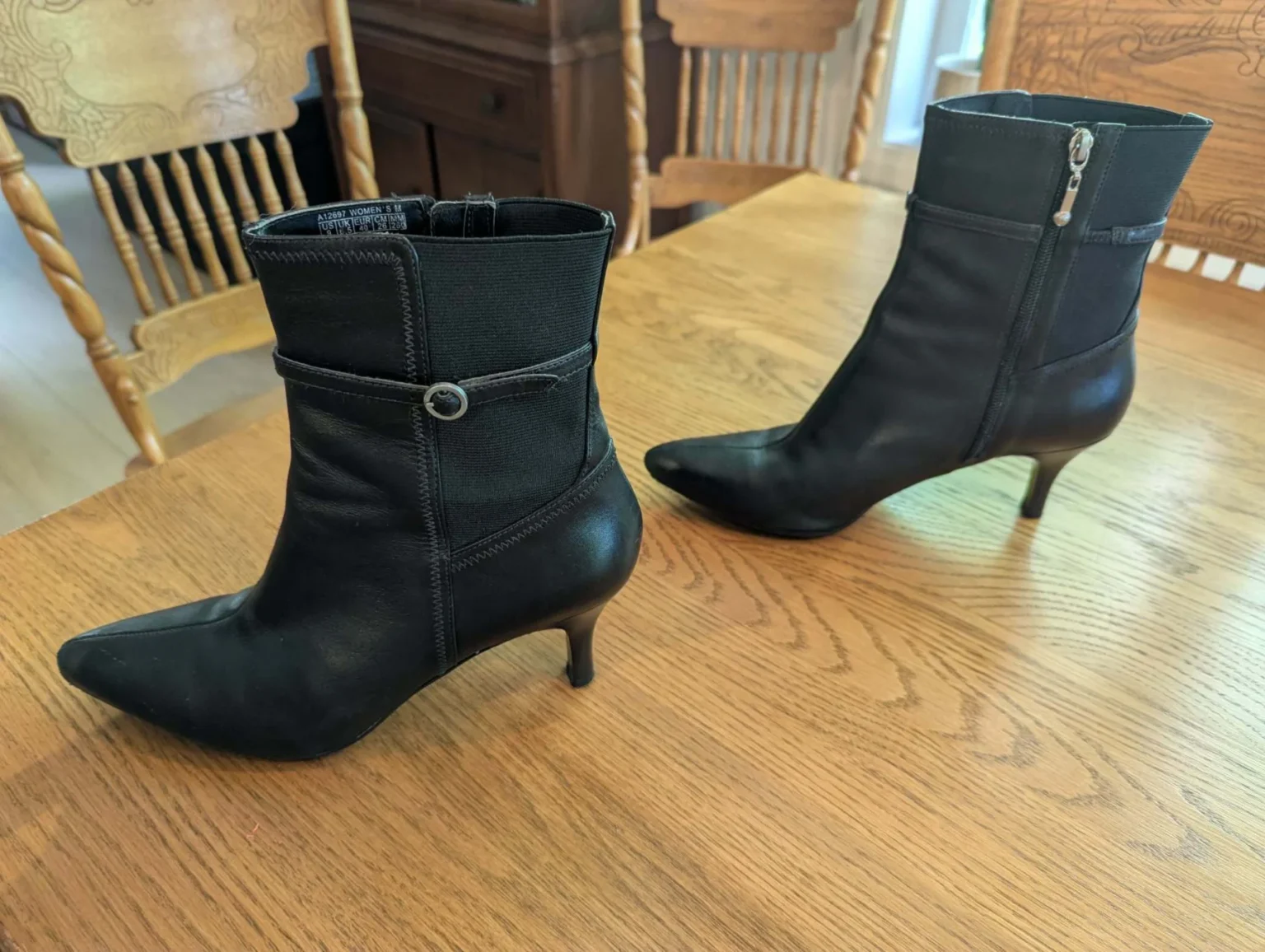 Image for Closed-toe leather high heels
