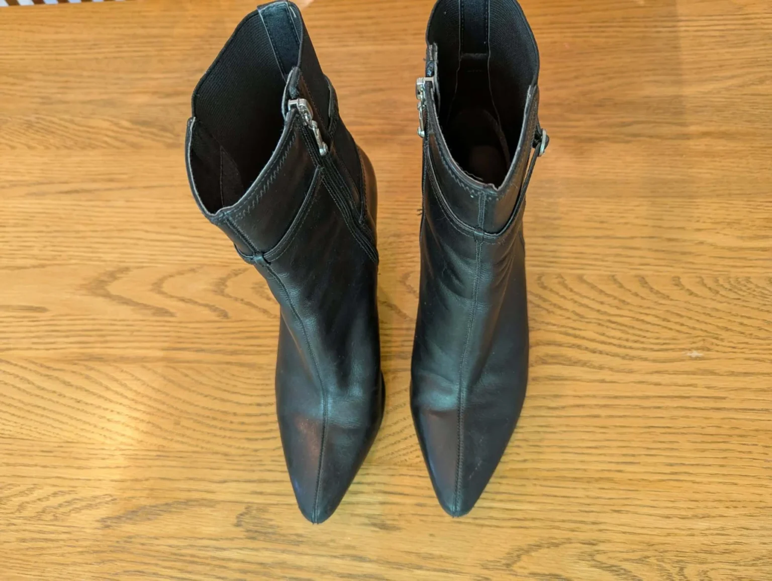 Image for Closed-toe leather high heels