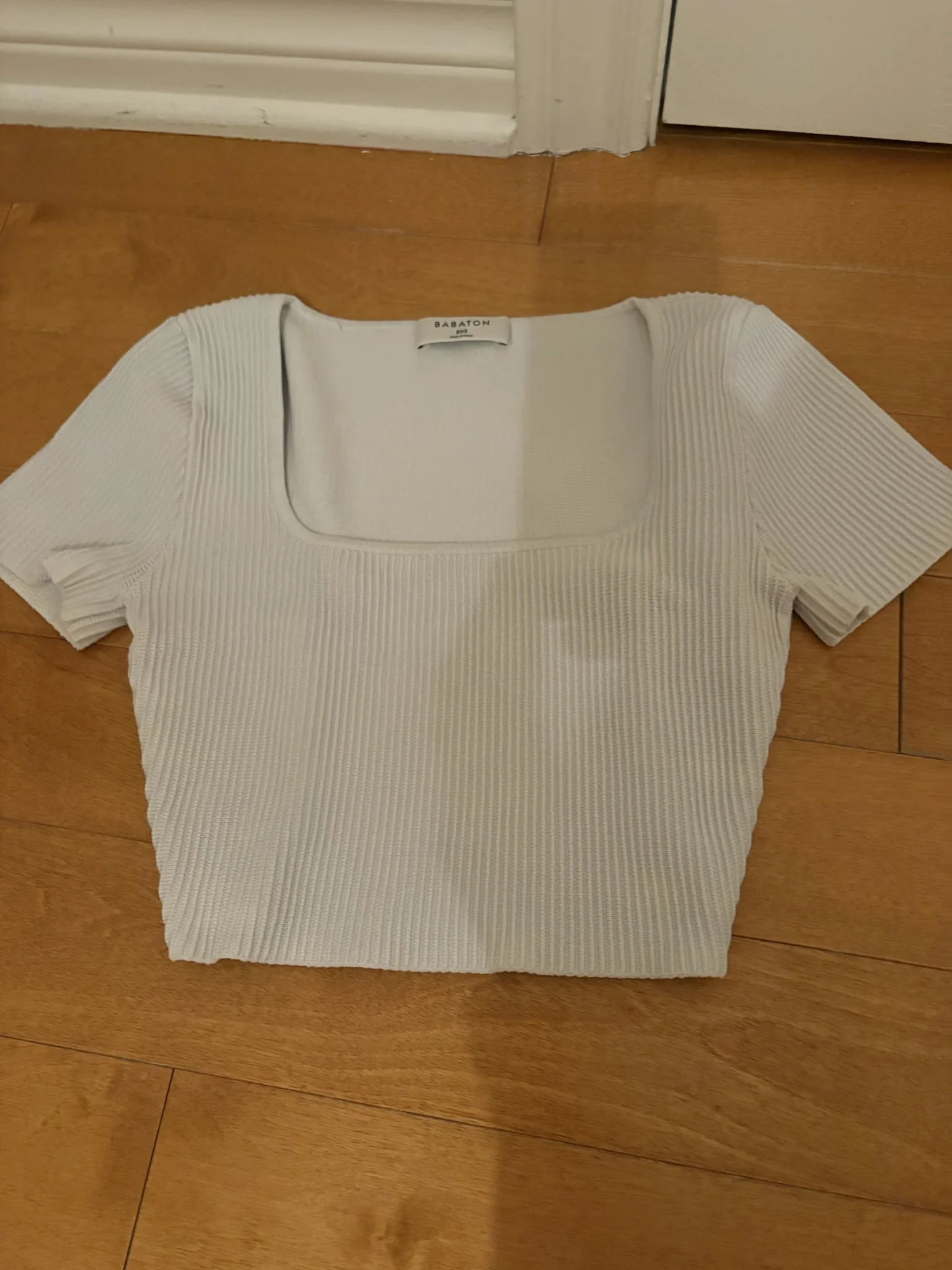 Featured image for Chandail crop top babaton