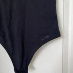 Thumbnail for Body Contour Aritzia noir taille XS col rond