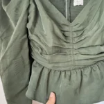 Thumbnail for Blouse Wilfred Aritzia modèle Marylin Blouse vert kaki taille M