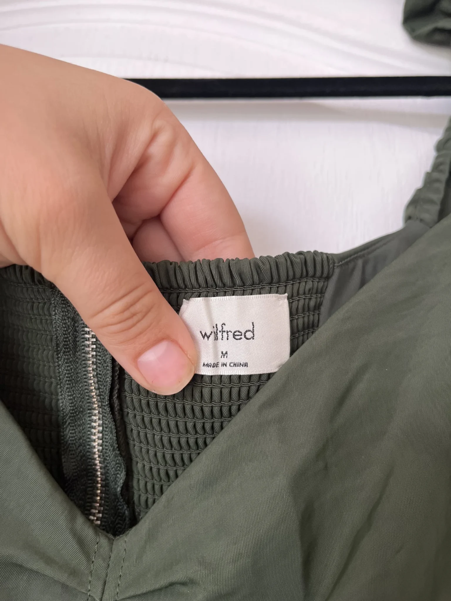 Image for Blouse Wilfred Aritzia modèle Marylin Blouse vert kaki taille M