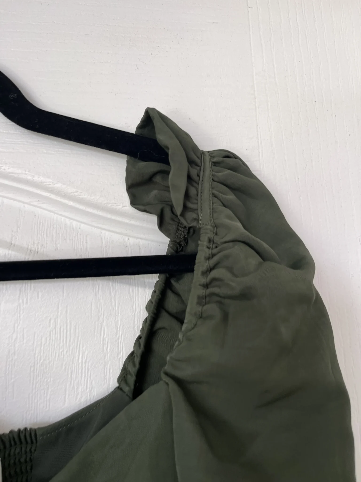 Image for Blouse Wilfred Aritzia modèle Marylin Blouse vert kaki taille M