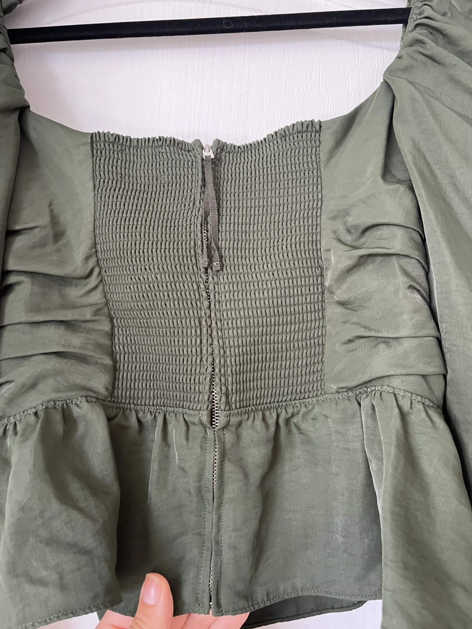 Image for Blouse Wilfred Aritzia modèle Marylin Blouse vert kaki taille M