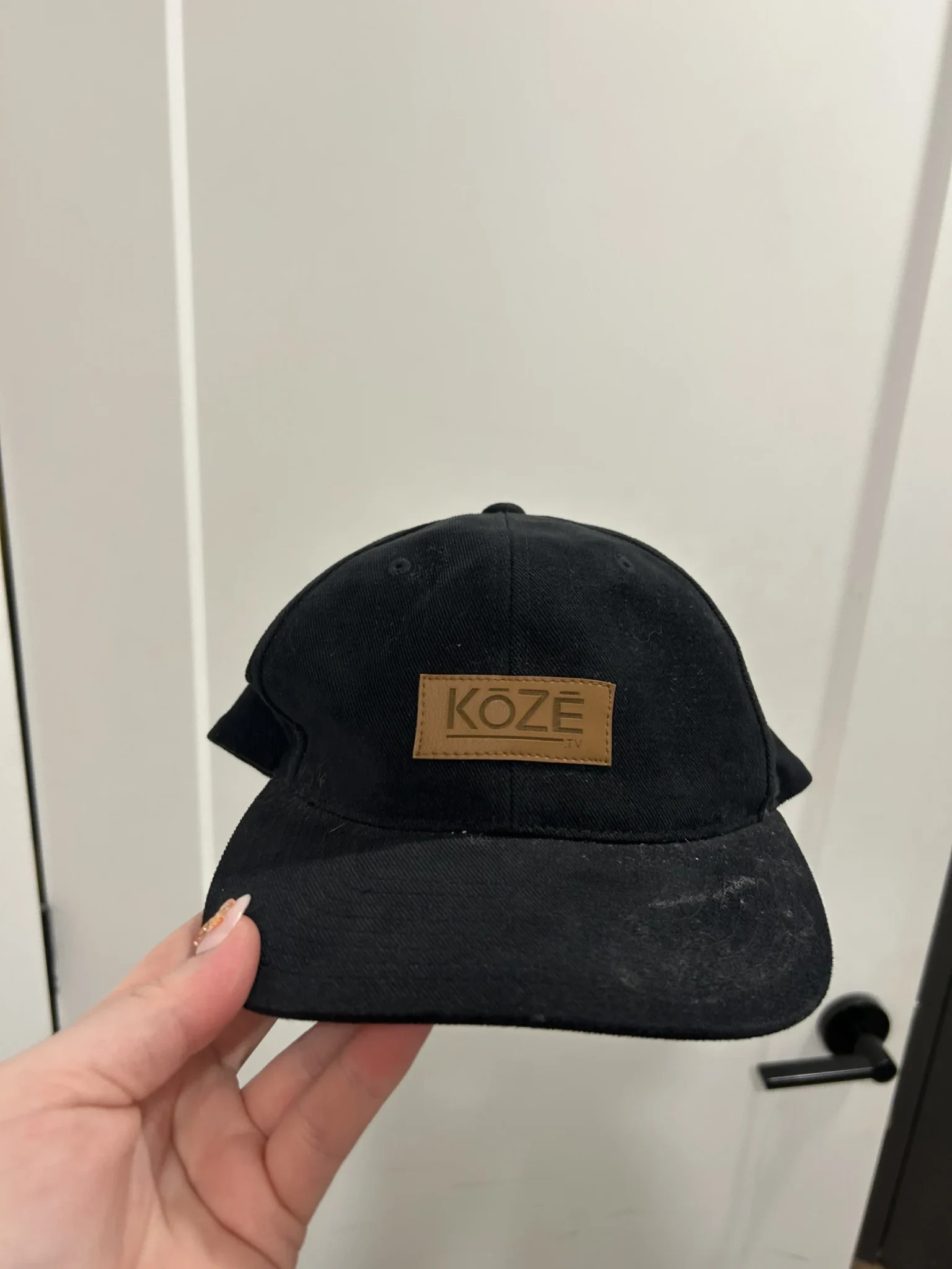 Featured image for Casquette noire Koze