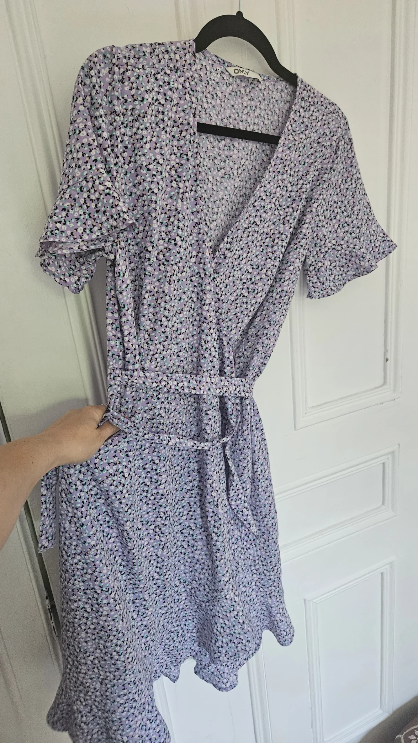 Robe only porte feuille fleurie lilas grandeur large (40) Only seconde main