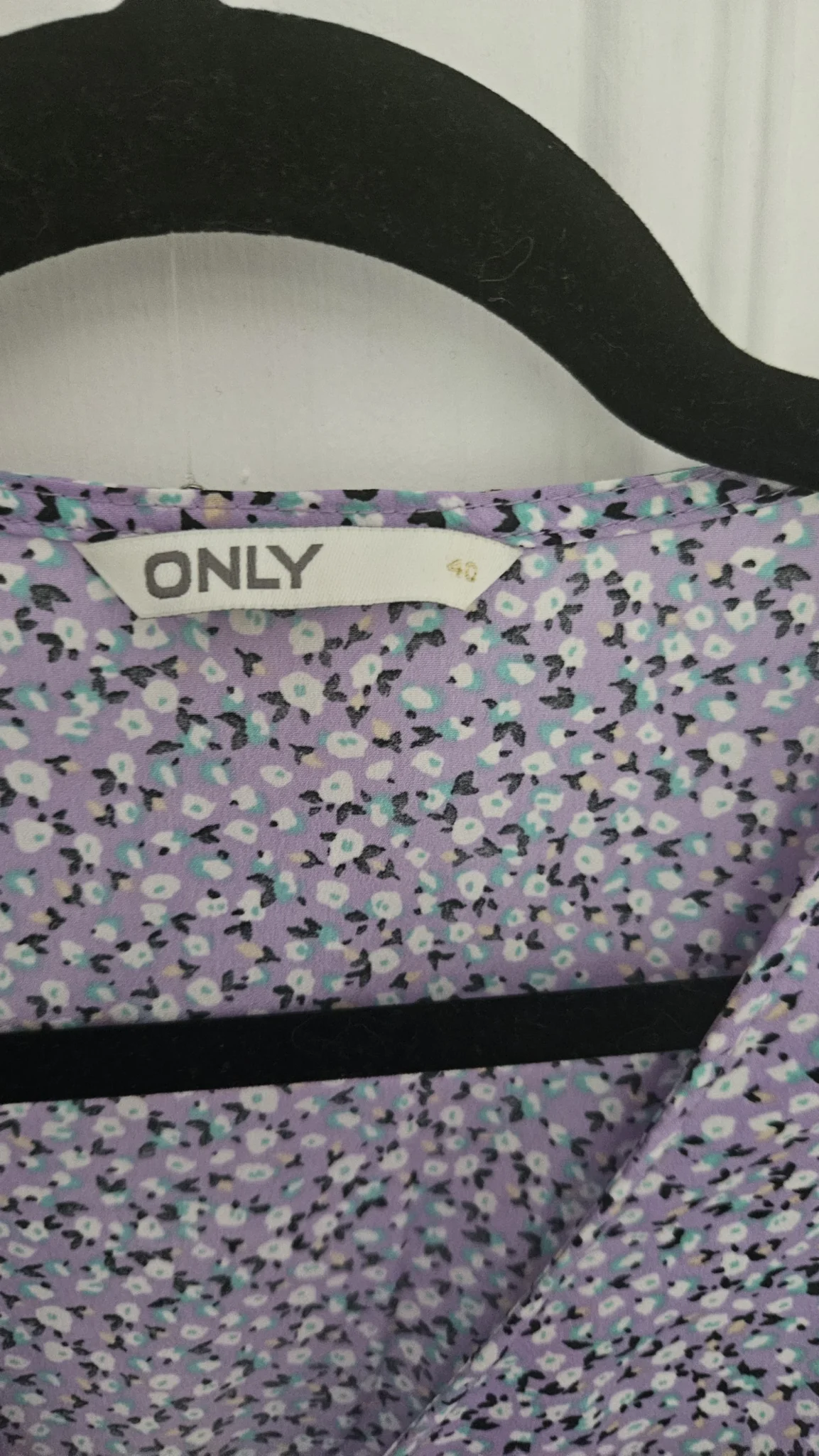 Image for Robe only porte feuille fleurie lilas grandeur large (40)