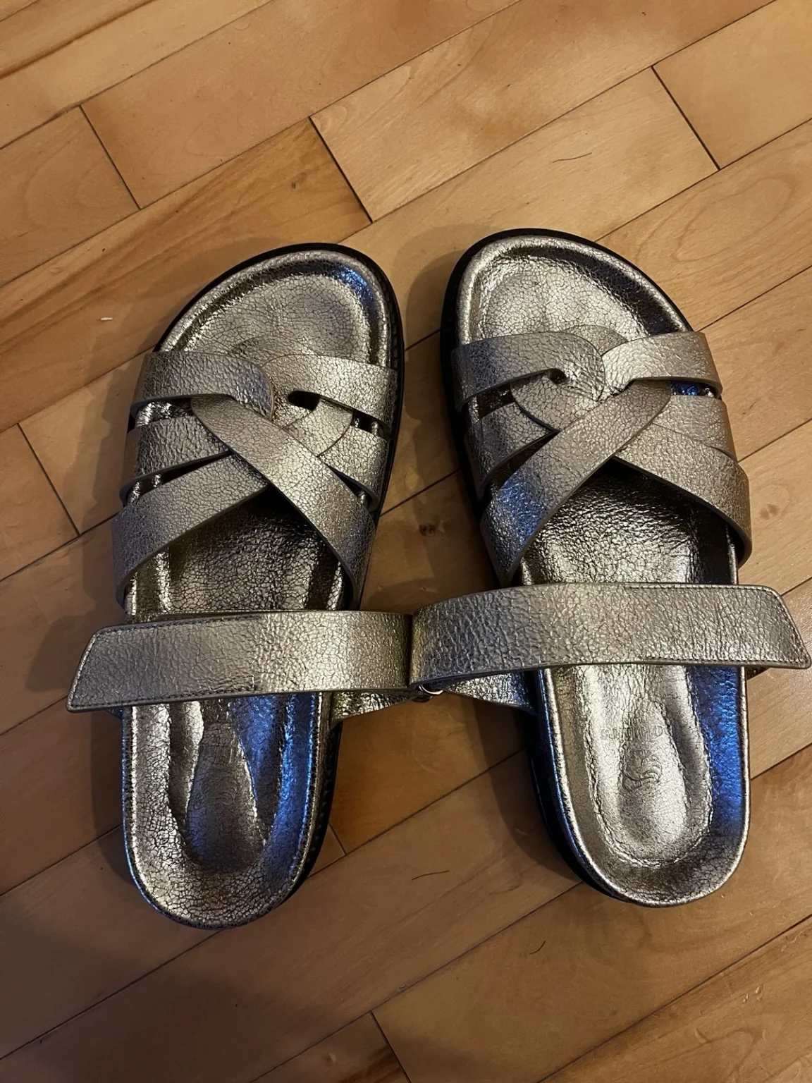 Featured image for Sandales Bobbies métallisées