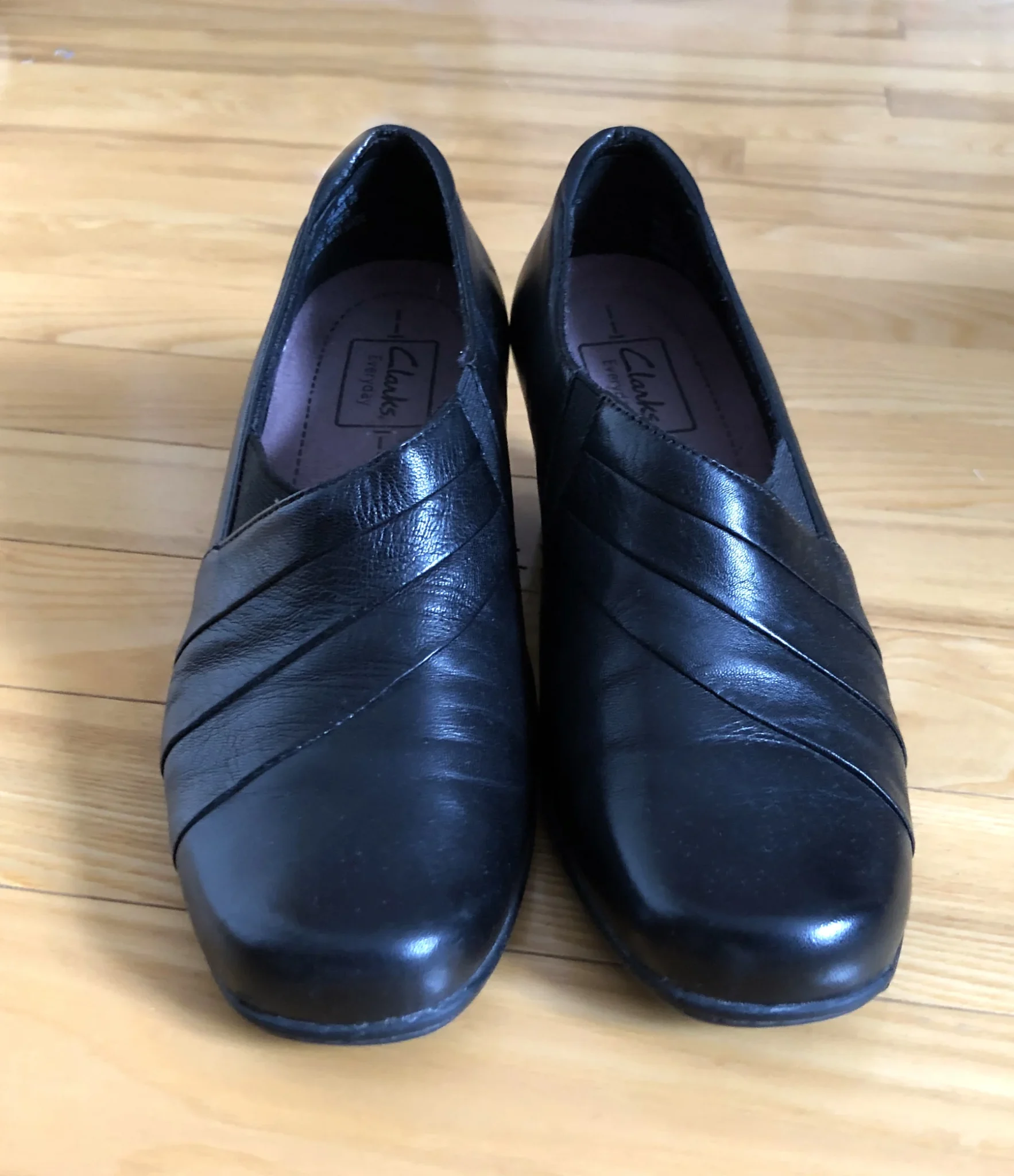 Featured image for CLARKS shoes / Rosalyn Adel style / black leather, size 5.5