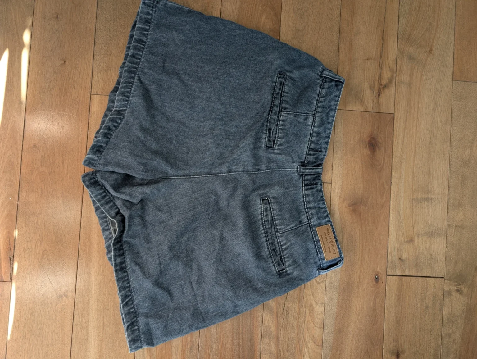Image for Medium-sized denim shorts