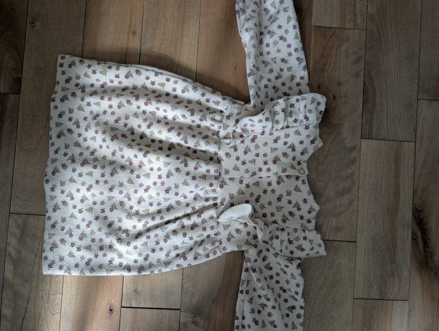 Image for Girls’ dress, ages 3–4