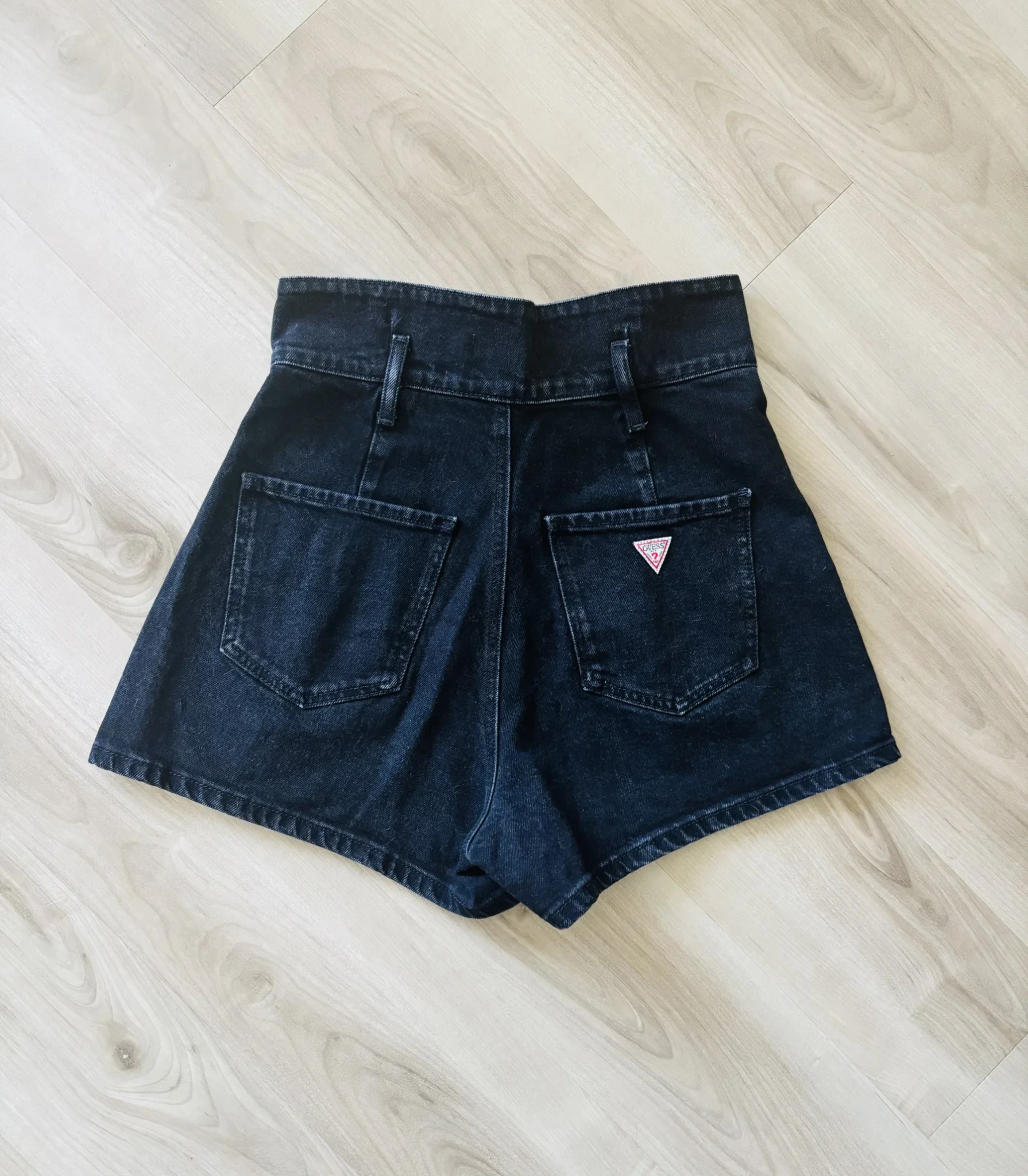 Image for Guess High-Waisted Shorts / High-Rise Guess Shorts