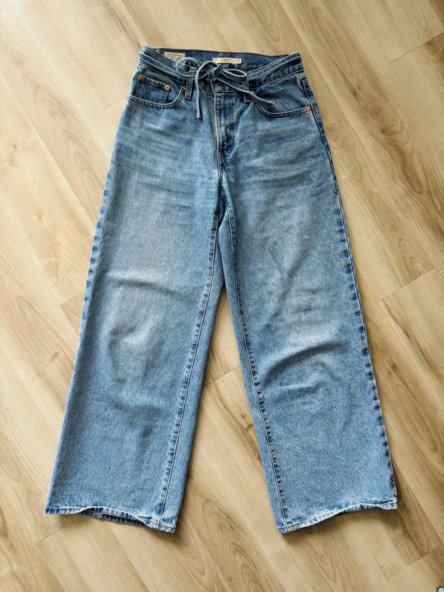 Image for Jeans Levis XL Straight Size/Taille 25