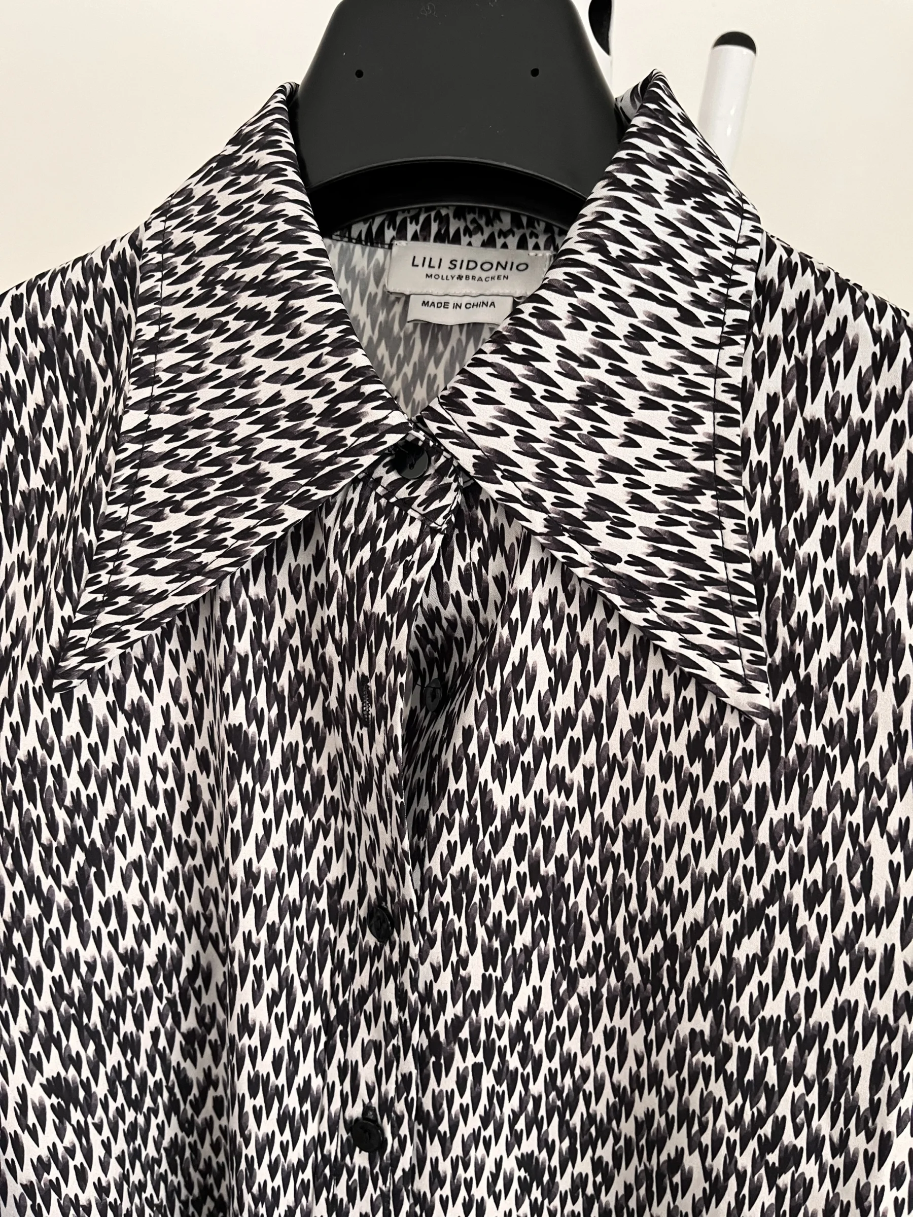 Blouse avec imprimé de coeurs Molly Bracken seconde main