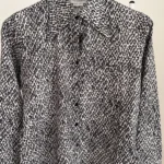 Thumbnail for Blouse with a heart print