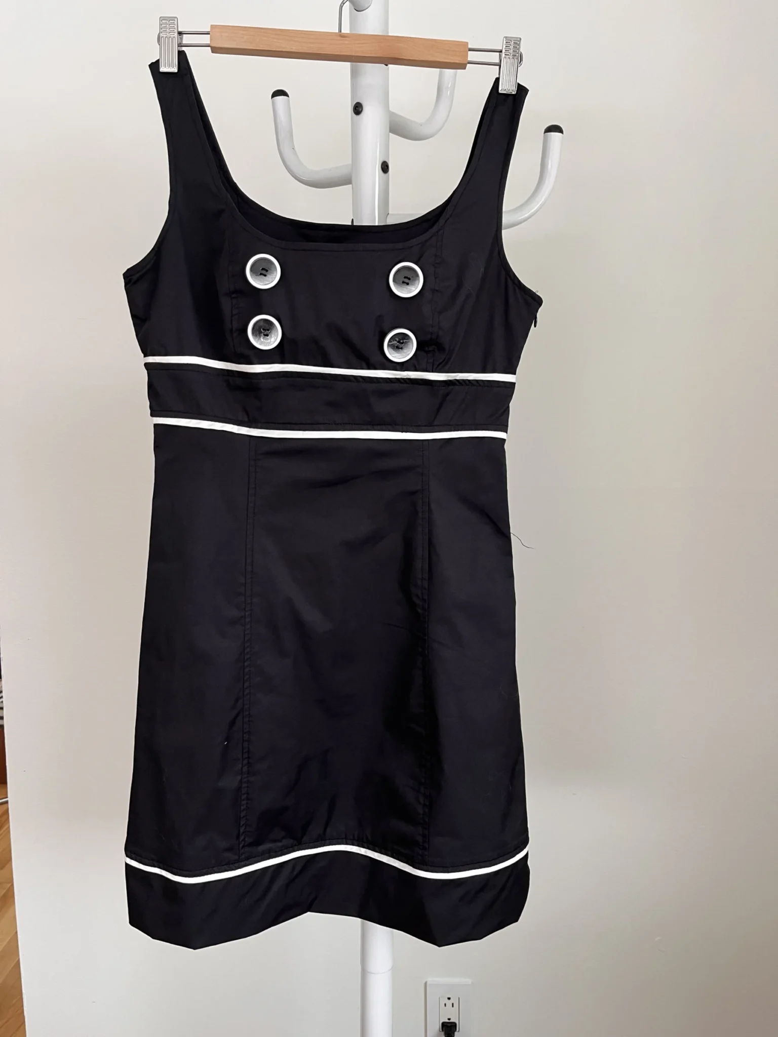 Featured image for Black and white dress