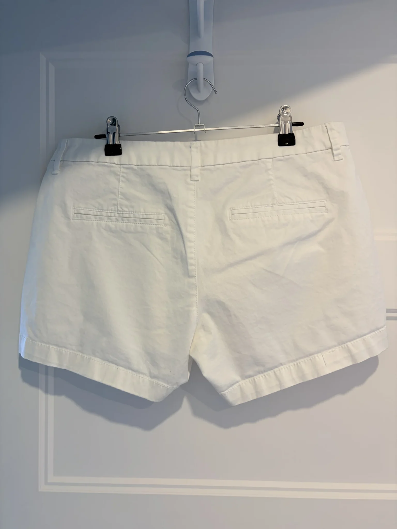 Image for White Old Navy shorts