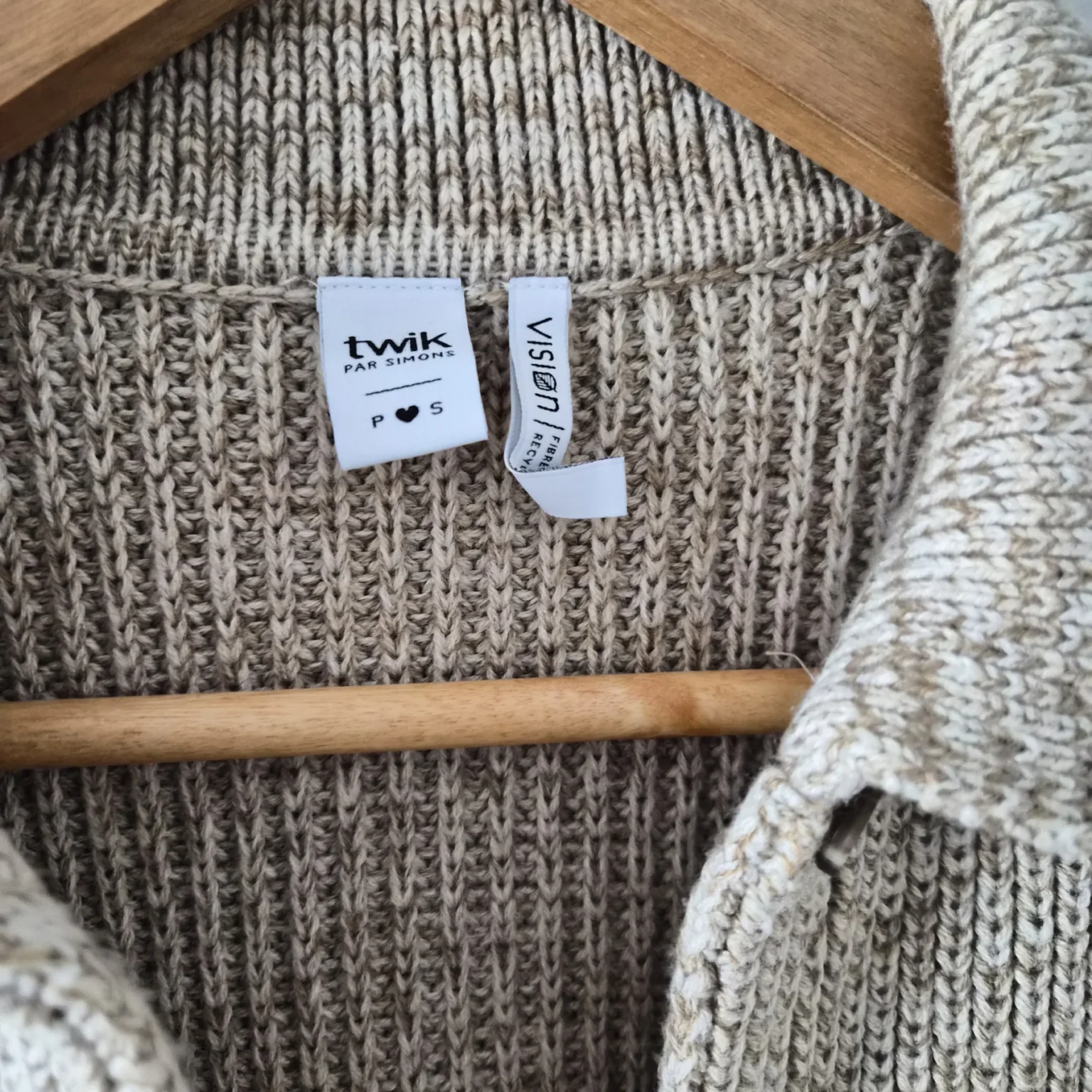 Image for Beige cropped cardigan