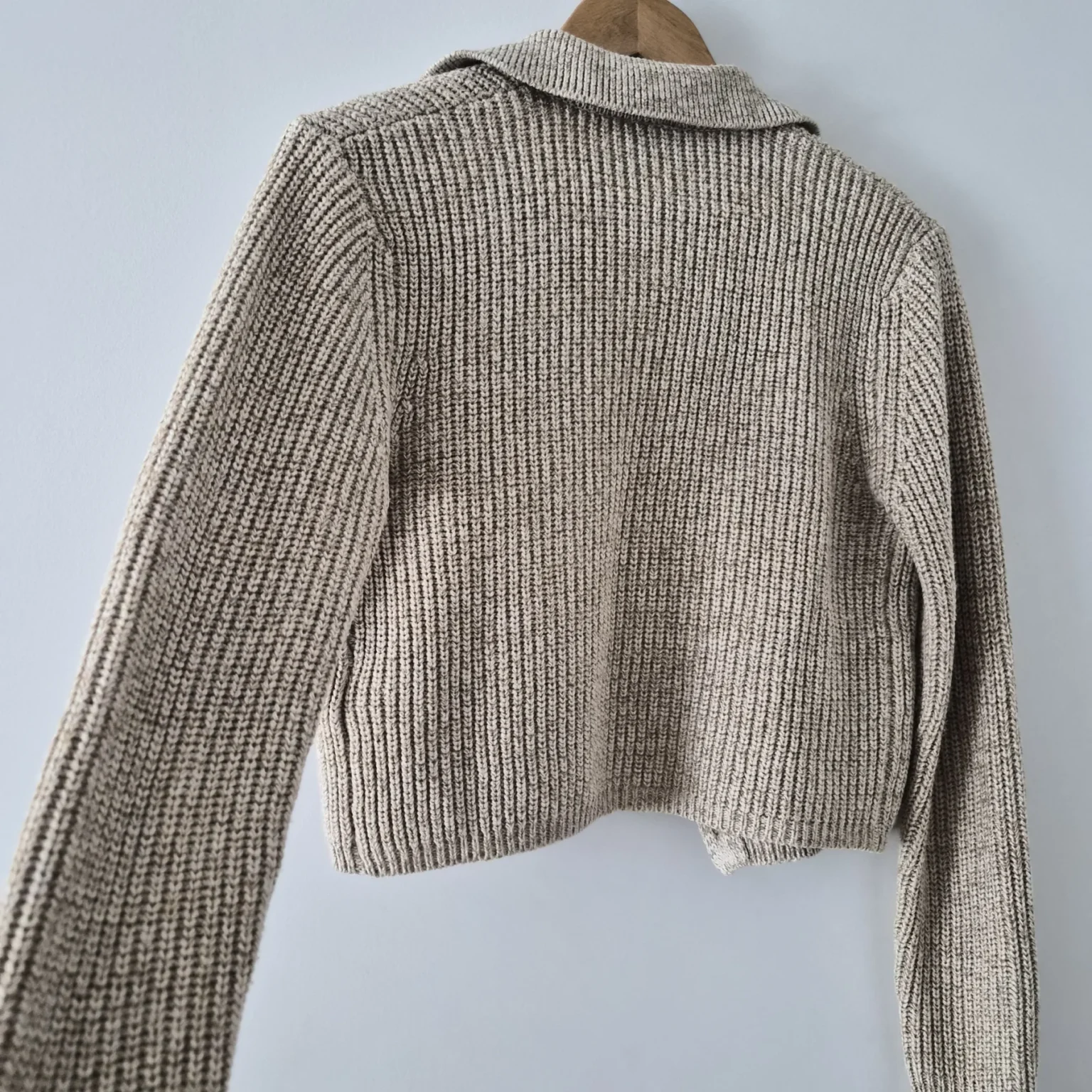 Image for Beige cropped cardigan