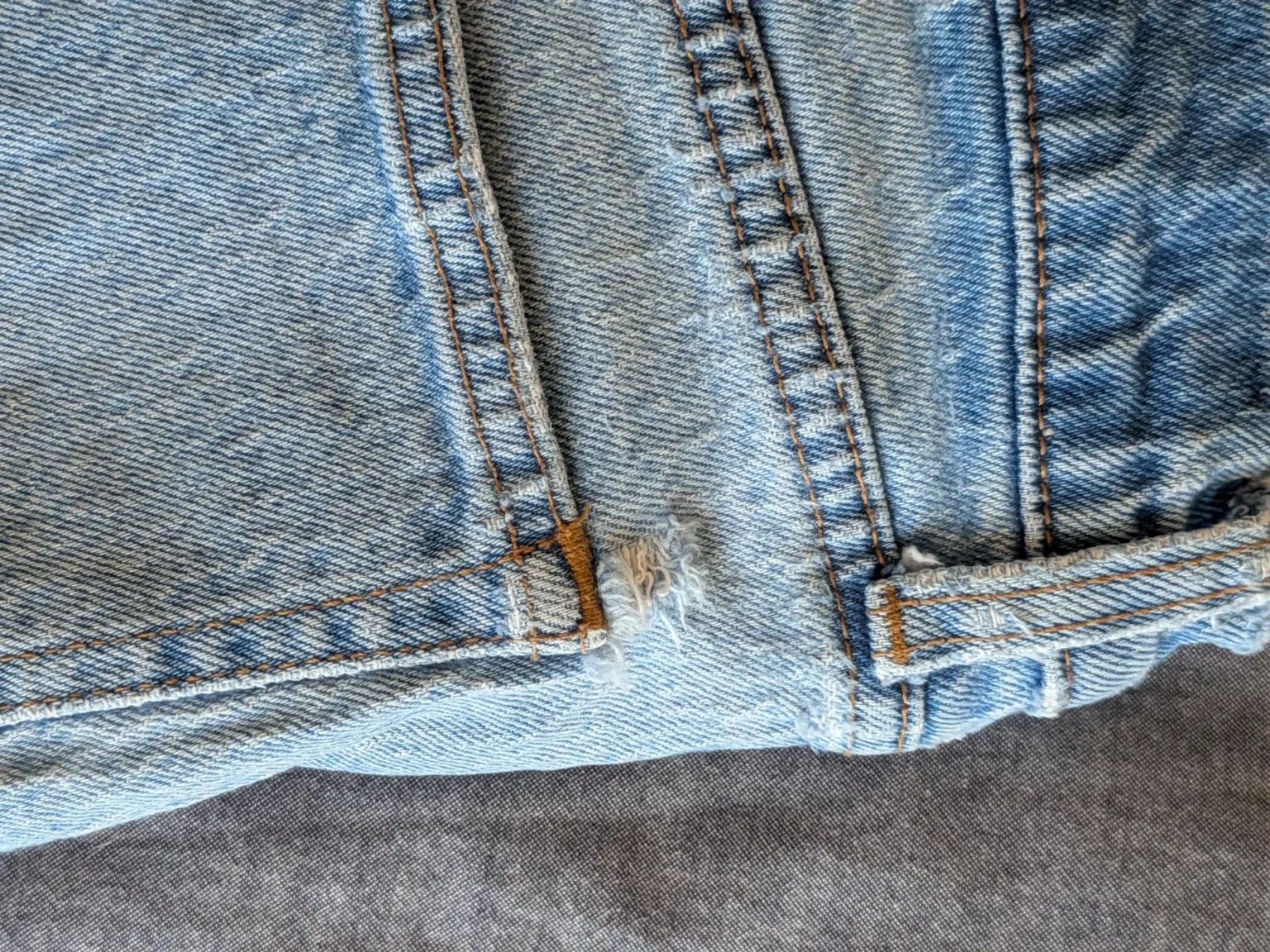 Image for Casual, high-waisted 90s-style jeans