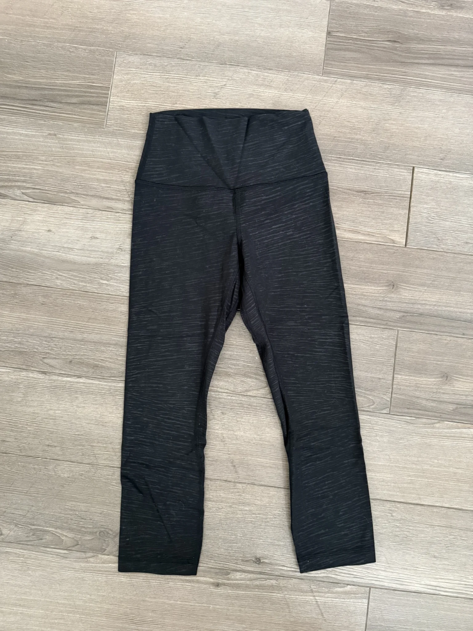 Featured image for Lululemon 3/4-length leggings