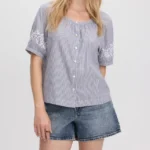 Featured thumbnail for Loose-fitting blouse - Reitmans