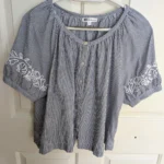 Thumbnail for Loose-fitting blouse - Reitmans