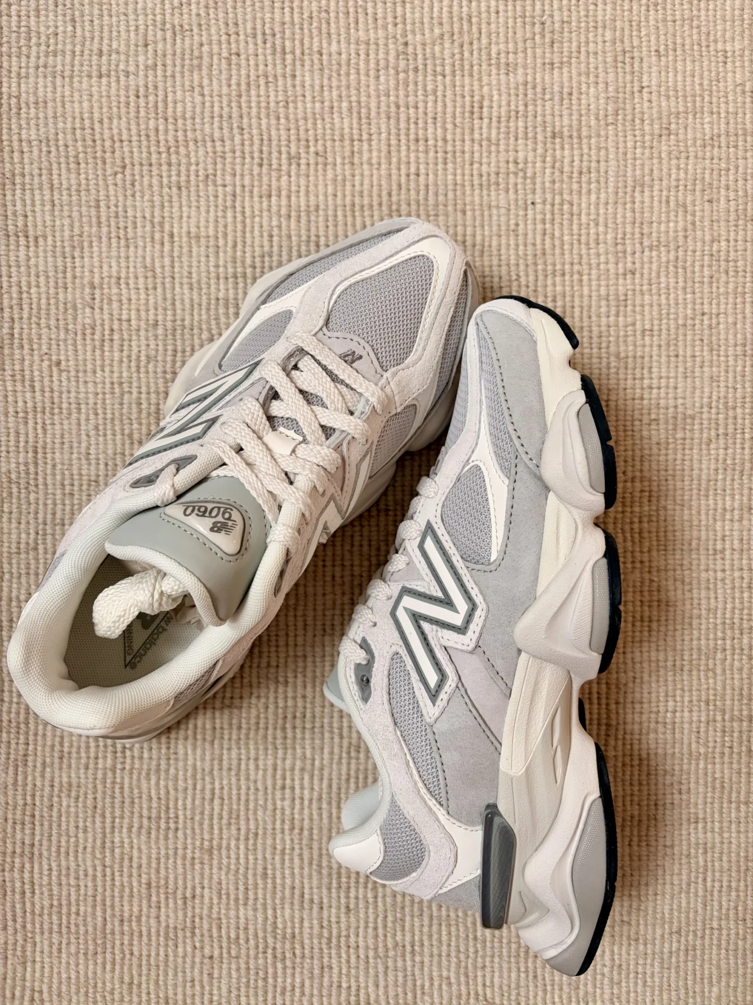 Featured image for New Balance 9060 👟 (BRAND NEW)