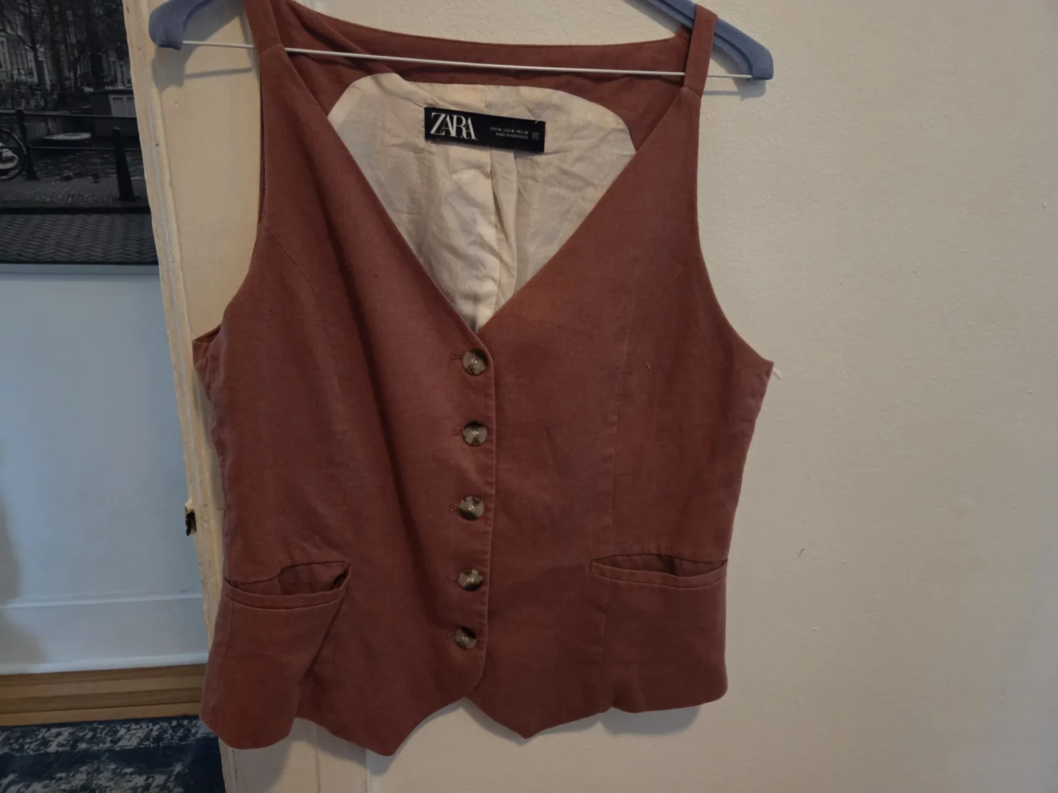 Featured image for Veste sans manches vieux rose