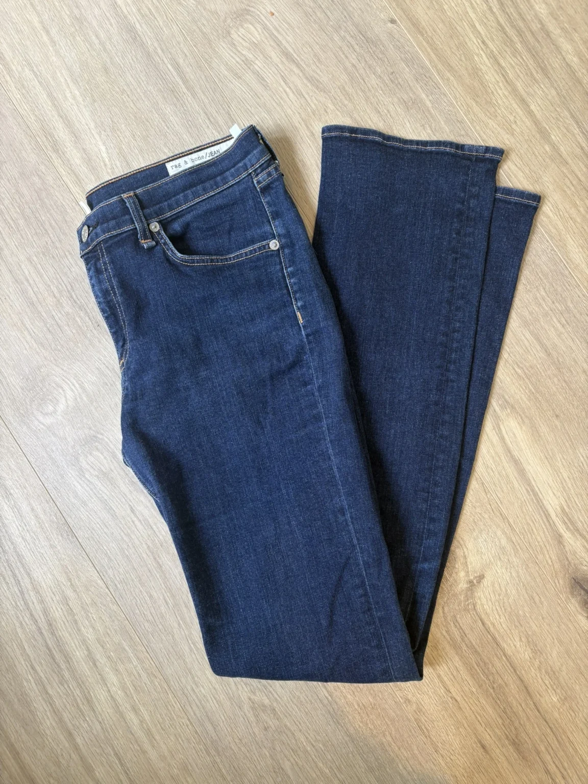 Featured image for Jean cigarette Rag & Bone, taille 32, délavage foncé, coupe slim droite - Comme neuf