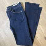 Featured thumbnail for Jean cigarette Rag & Bone, taille 32, délavage foncé, coupe slim droite - Comme neuf