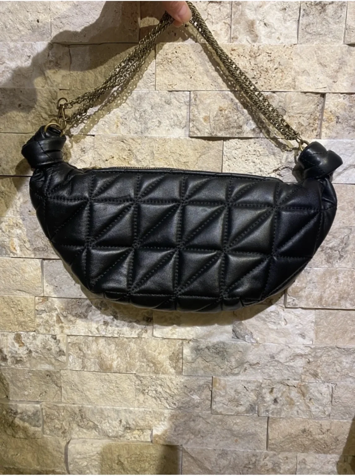 Image for Sac Croissant matelassé en cuir