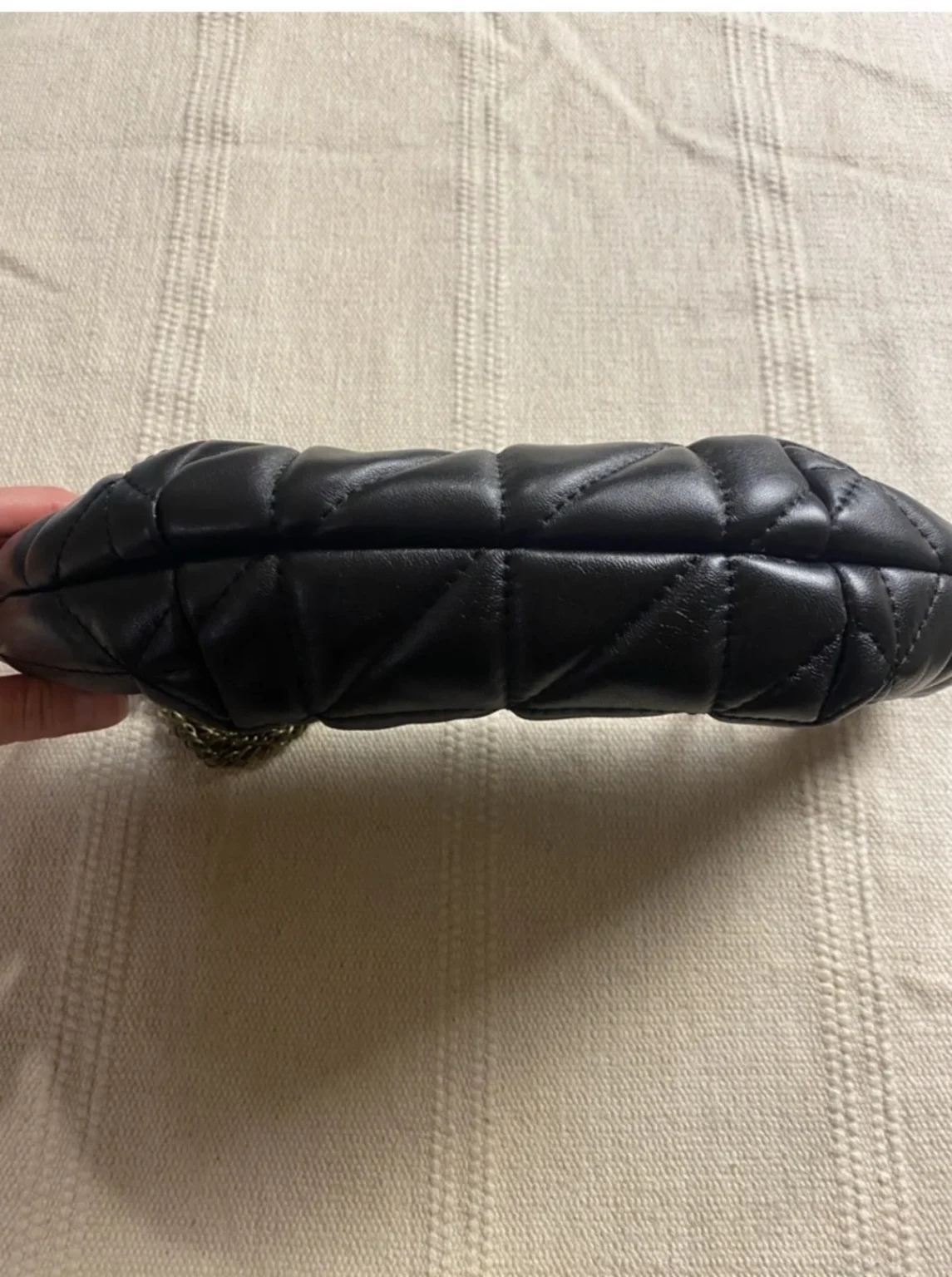Image for Sac Croissant matelassé en cuir