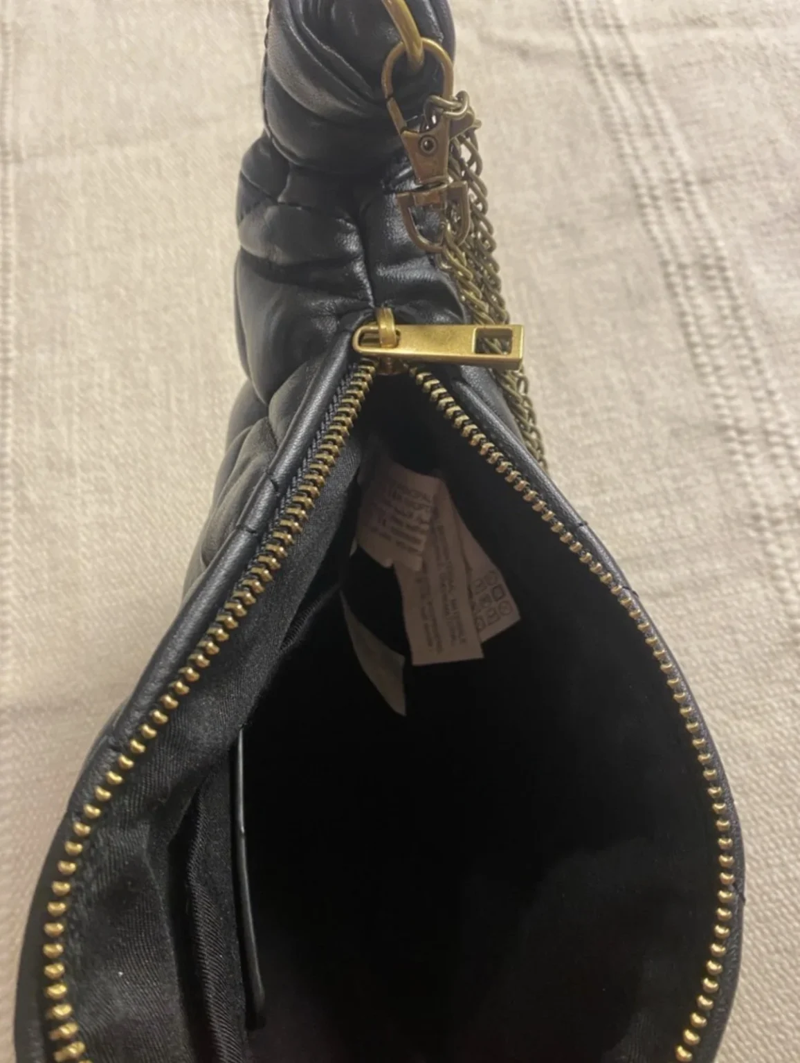 Image for Sac Croissant matelassé en cuir
