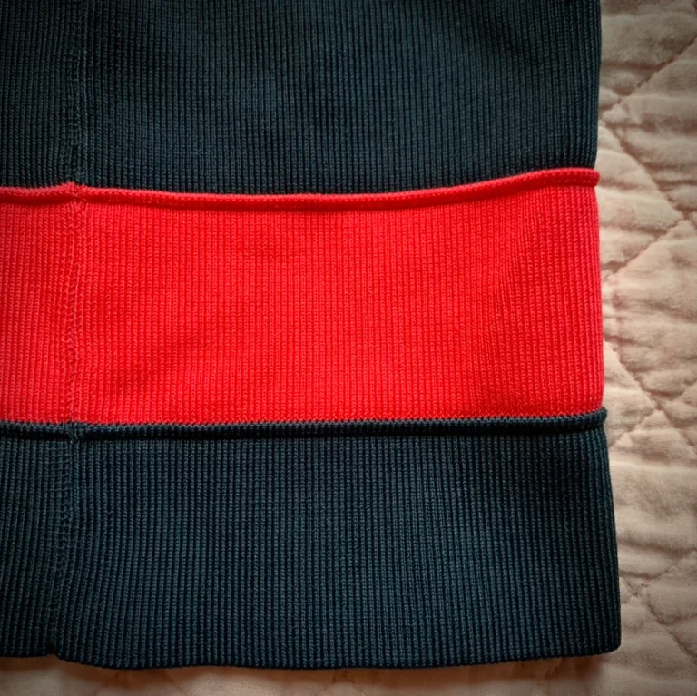 Image for TRISTAN – Jupe crayon ajustée rouge et noir à rayures – Taille M