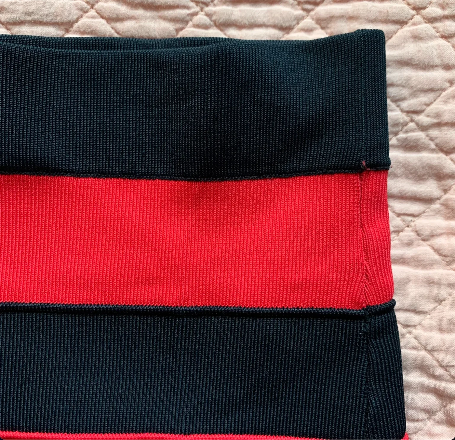 Image for TRISTAN – Jupe crayon ajustée rouge et noir à rayures – Taille M