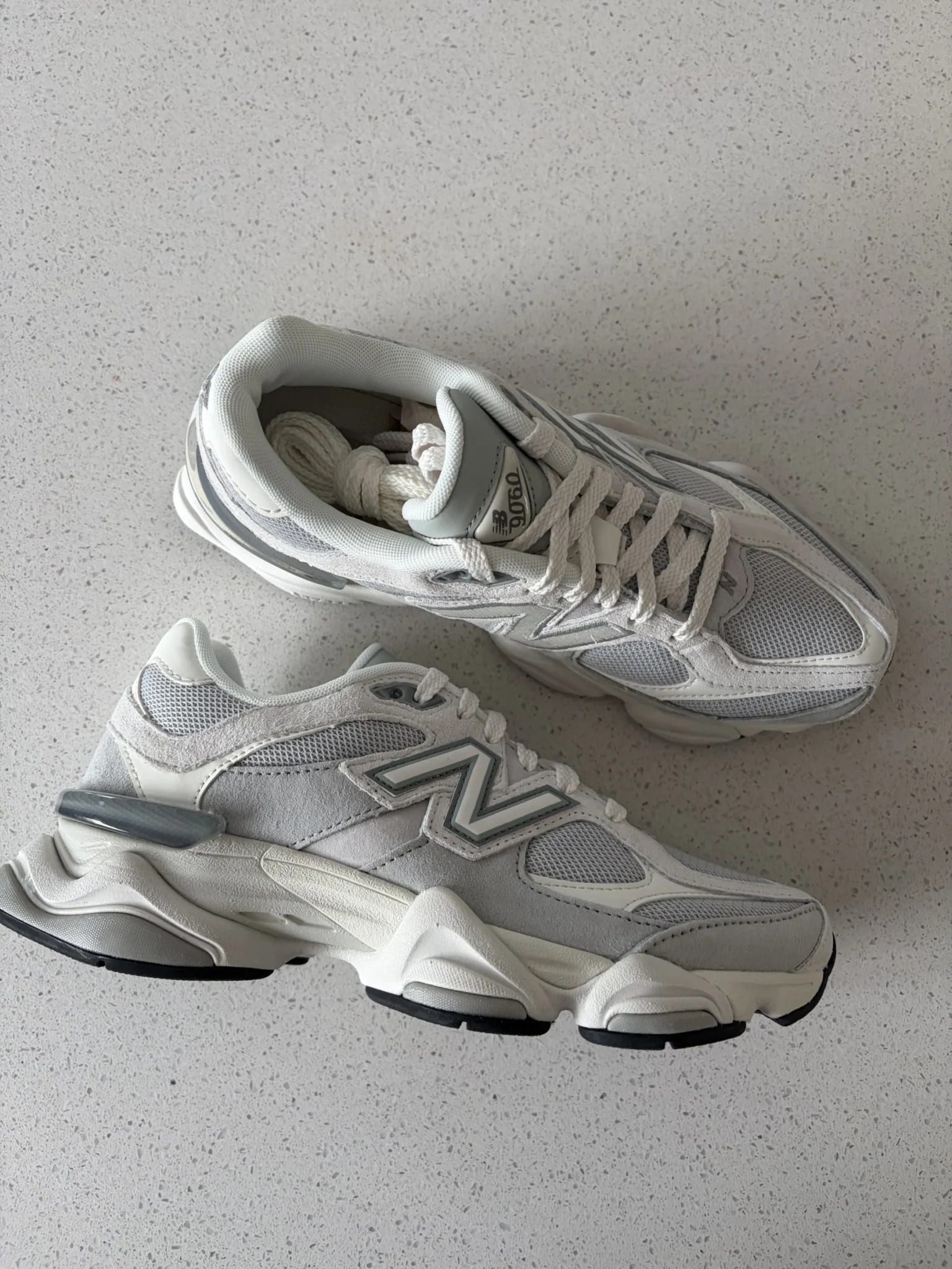 Featured image for New Balance 9060 👟 (NEUFS)