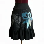 Featured thumbnail for Eve Lavoie – Jupe designer imprimé moto et floral – Ourlet à volants – Taille M