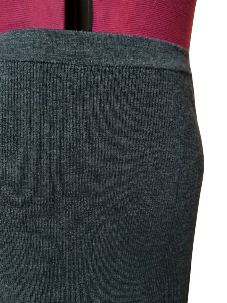 Image for Sandro Paris – Jupe midi en maille côtelée en mélange de laine – taille S (petite taille)